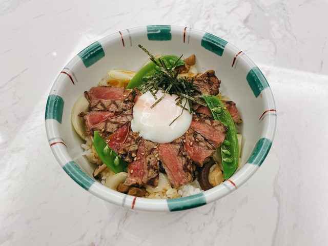 アンガス牛ステーキ丼.jpg